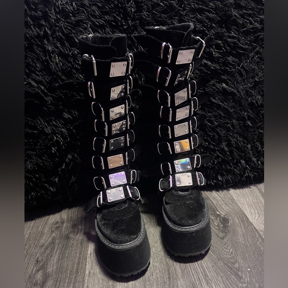 Demonias Dammed-318 Color: Black Velvet